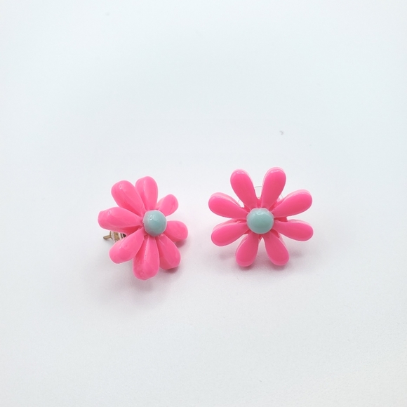 UHAVIT Personalized Daisy Earrings - Picture 3 of 5